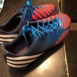 Adidas Boys Predator Cleats Size 5